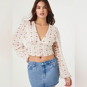 Forever 21 Chiffon Floral Cream Crop Top Size Medium